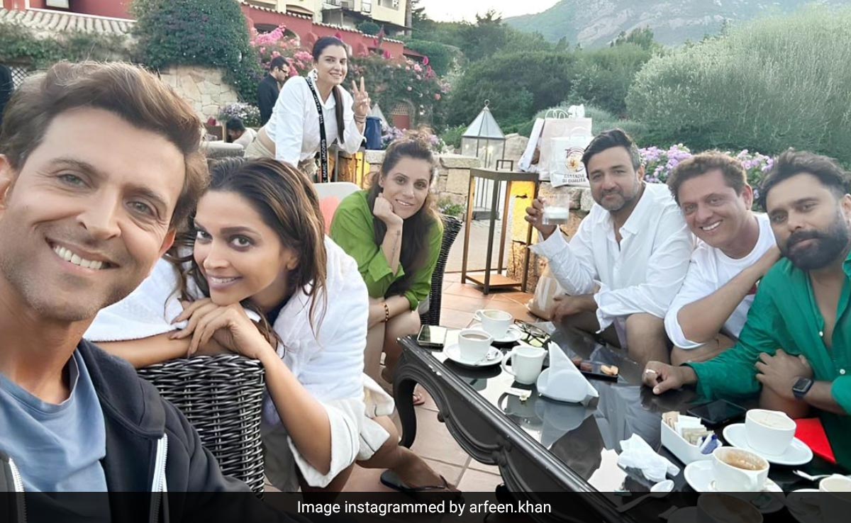 Viral: Deepika Padukone And Hrithik Roshan On <i>Fighter</i> Set In Italy