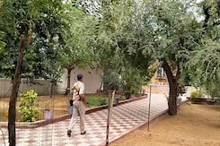 पेपर लीक मामले में ईडी की बड़ी कार्रवाई, जयपुर-नागौर समेत 10 ठिकानों पर छापेमारी पेपर लीक मामले में ईडी की बड़ी कार्रवाई, जयपुर-नागौर समेत 10 ठिकानों पर छापेमारी