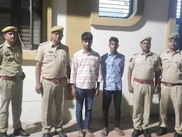 खाकी पर दाग, कुवैत से कमाकर लौटे दो युवकों को पुलिसकर्मियों ने बदमाशों के साथ लूटा, ऐसे हुआ खुलासा खाकी पर दाग, कुवैत से कमाकर लौटे दो युवकों को पुलिसकर्मियों ने बदमाशों के साथ लूटा, ऐसे हुआ खुलासा