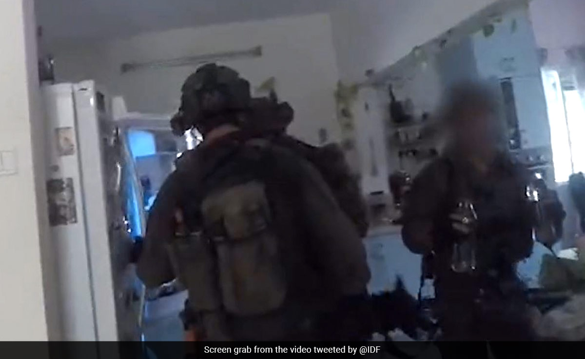 Video: "Everything Is Okay" - Israel's Special Canine Unit Rescues Family