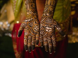 Karwa Chauth 2023: गहरा नहीं चढ़ता मेहंदी का रंग, लगाने से पहले अपनाएं ये ख़ास तरीका Karwa Chauth 2023: गहरा नहीं चढ़ता मेहंदी का रंग, लगाने से पहले अपनाएं ये ख़ास तरीका