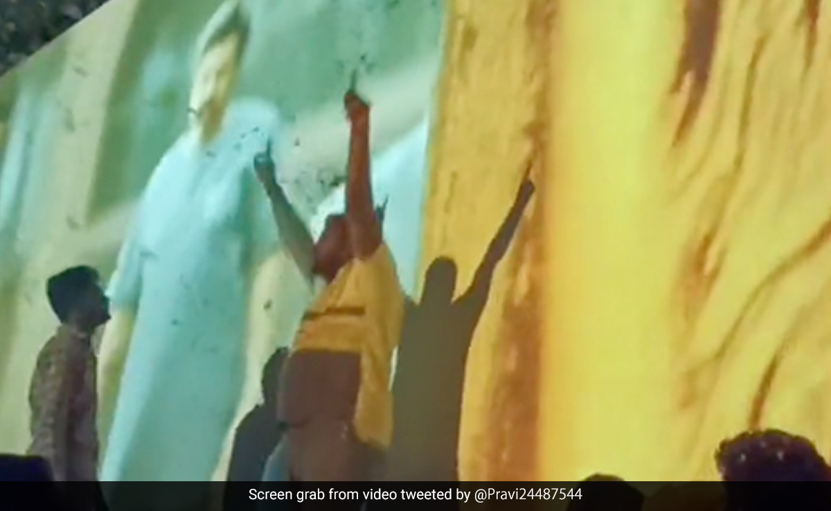 तलपति विजय की लियो नहीं इस सुपरस्टार की फिल्म के फैंस हुए दीवाने, स्क्रीन पर करने लगे डांस, वीडियो वायरल