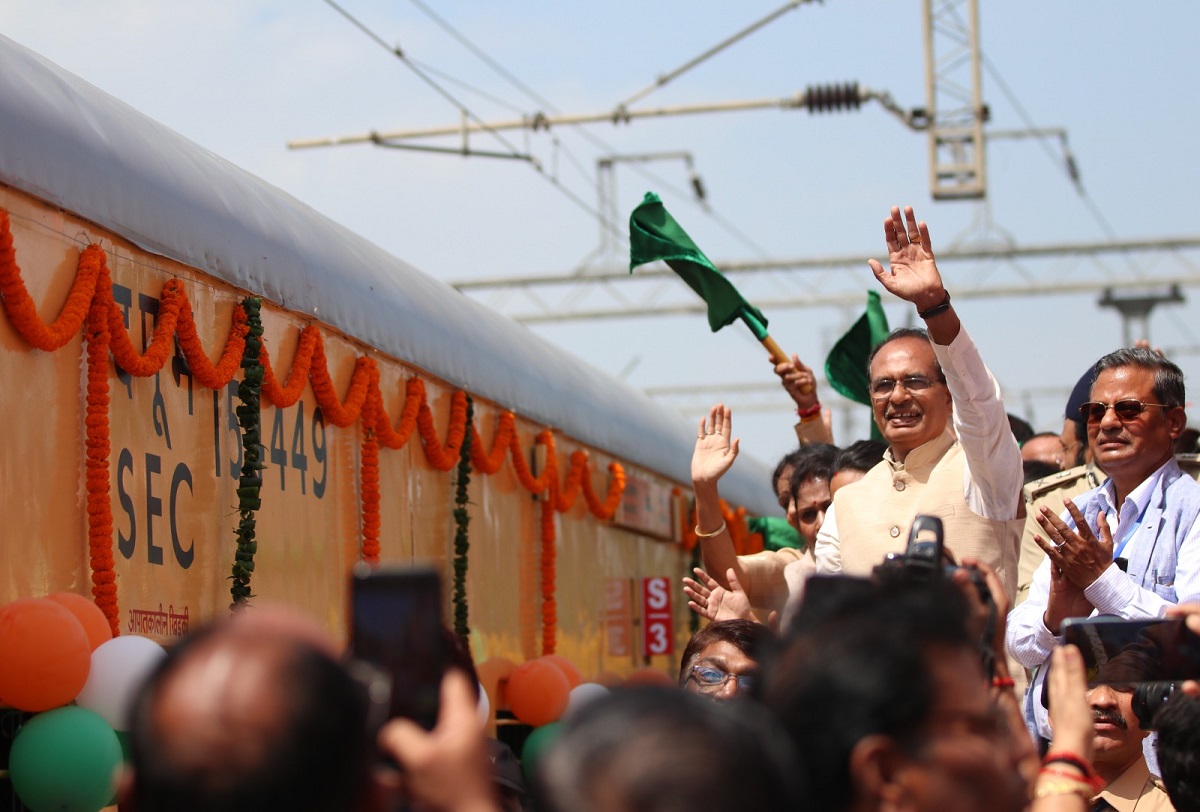 Shahdol News : सीएम शिवराज ने कहा- रेल चली... रेल चली... जल्द अत्याधुनिक एयरपोर्ट दूंगा