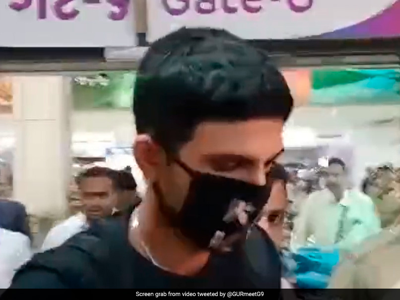 Watch: 'Masked' Shubman Gill Reaches Ahmedabad Ahead Of India vs Pakistan World Cup Clash