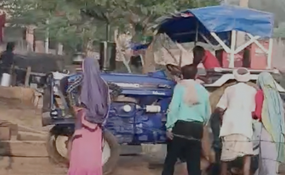 Rajasthan News: जमीन विवाद में अपने ही भाई को ट्रैक्टर से रौंदकर मार डाला, सोशल मीडिया पर वायरल हो रहा वीडियो