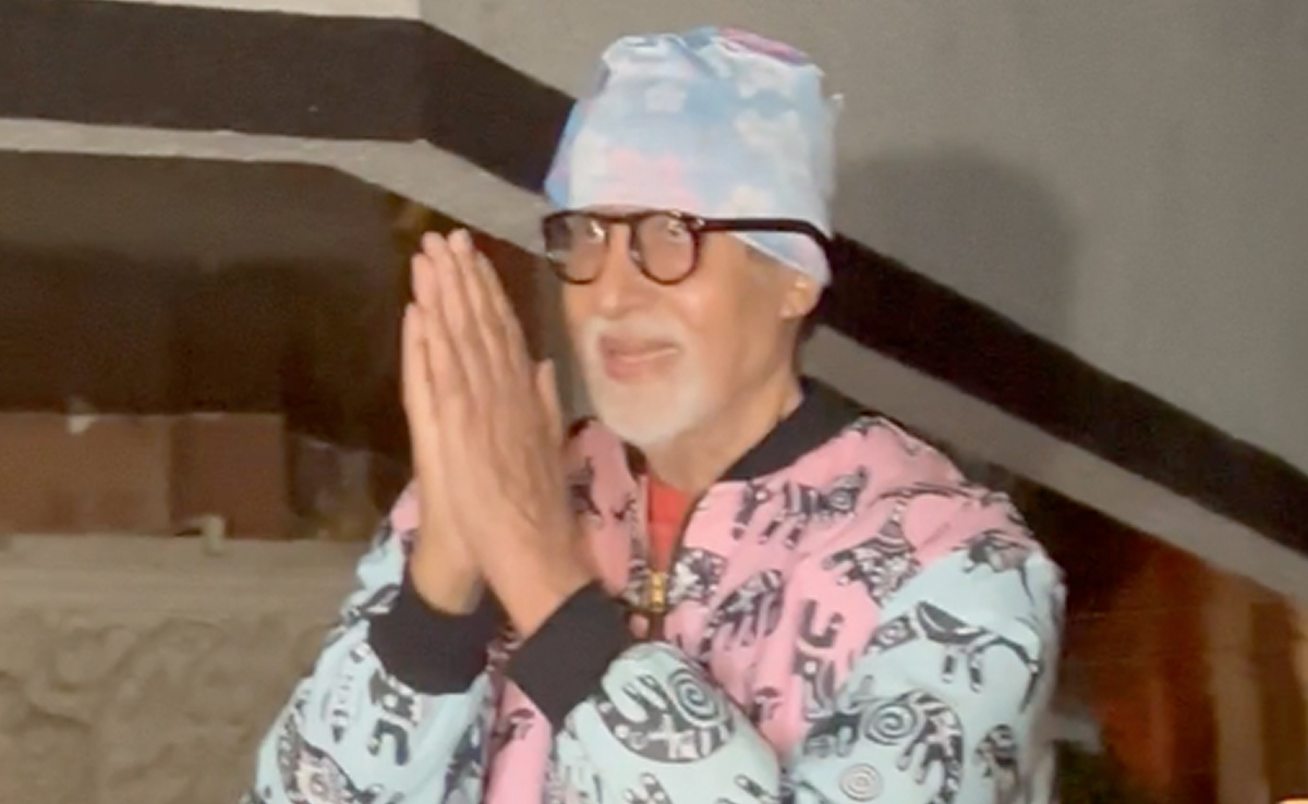 In Amitabh Bachchan's Birthday-Special <i>Jalsa</i> Meet-Greet, Spot Aishwarya And Aaradhya