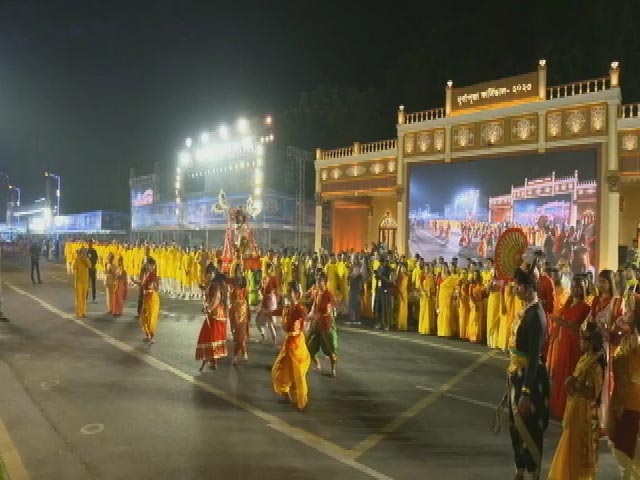 Kolkata's Grand Carnival Brings An End To Durga Puja Festivities