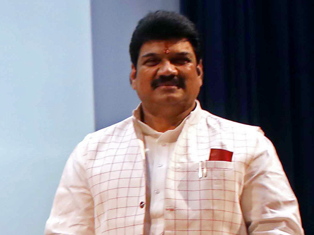 मध्य प्रदेश सरकार के मंत्री गोविंद सिंह राजपूत का वीडियो वायरल मध्य प्रदेश सरकार के मंत्री गोविंद सिंह राजपूत का वीडियो वायरल