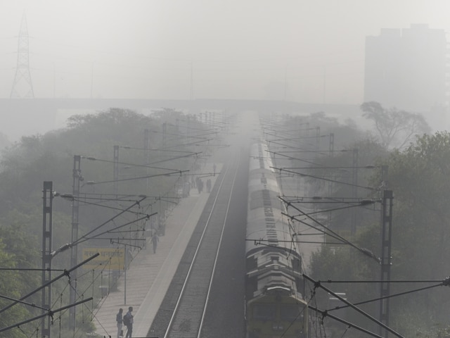 Video: दिल्ली की हवा में फिर से घुला जहर, GRAP 2 की पाबंदियां भी लागू