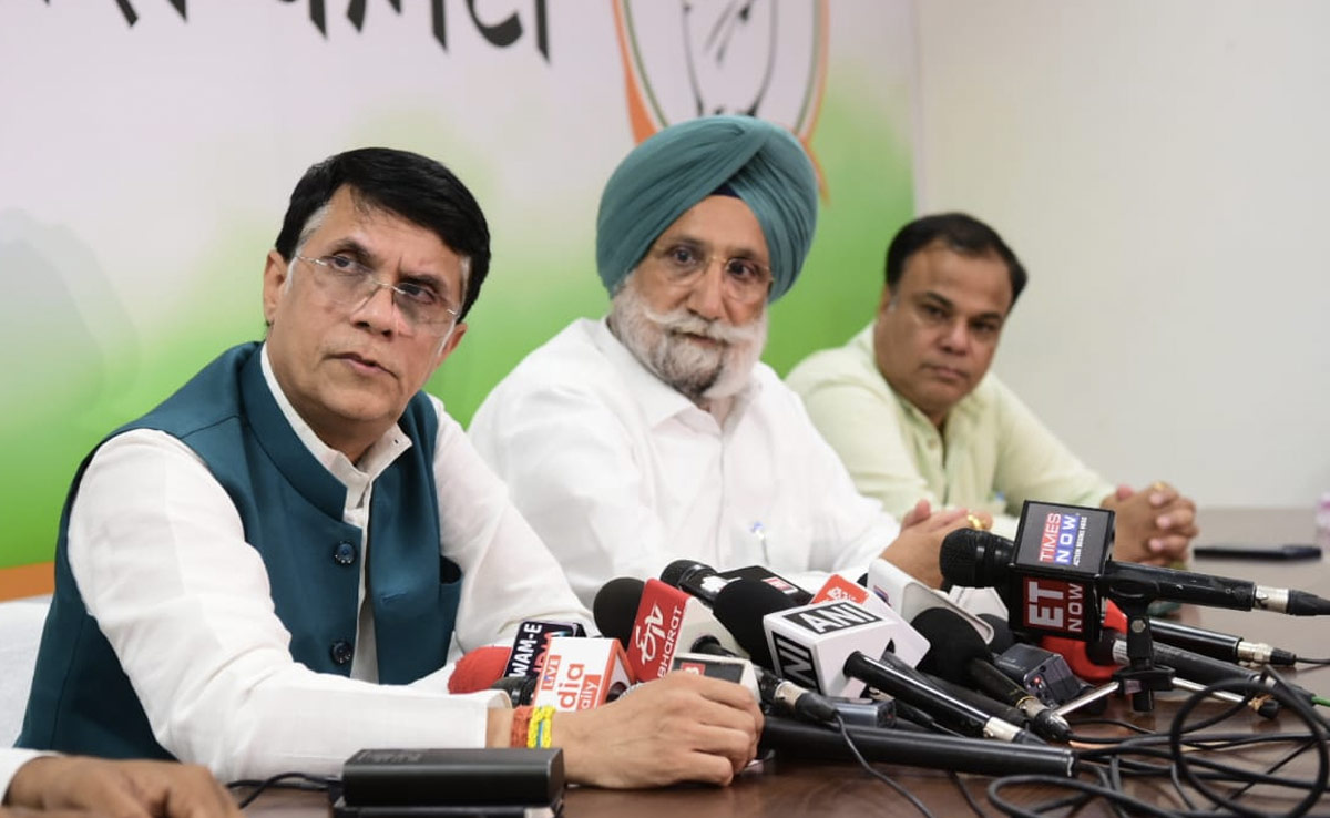 सीएम गहलोत तो जादूगर हैं, प्रधानमंत्री मोदी उनके जाल में फंस गए हैंः पवन खेड़ा