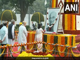 राष्ट्रपति द्रौपदी मुर्मू, उपराष्ट्रपति जगदीप धनखड़ और अमित शाह ने सरदार पटेल की जयंती पर अर्पित की पुष्पांजलि राष्ट्रपति द्रौपदी मुर्मू, उपराष्ट्रपति जगदीप धनखड़ और अमित शाह ने सरदार पटेल की जयंती पर अर्पित की पुष्पांजलि
