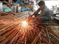 इस साल फरवरी में कोर सेक्टर इंडस्ट्री में 2.9 प्रतिशत की वृद्धि दर्ज: केंद्र