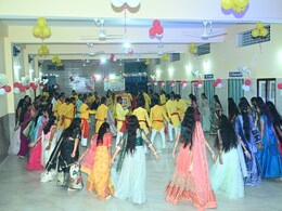 CG Election 2023 : मतदान बढ़ाने के लिए चुनाव आयोग ने अंबिकापुर में कराया गरबा, कलेक्टर-SP ने दिलाई शपथ CG Election 2023 : मतदान बढ़ाने के लिए चुनाव आयोग ने अंबिकापुर में कराया गरबा, कलेक्टर-SP ने दिलाई शपथ