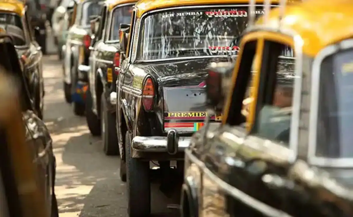 "Good Times": Anand Mahindra's Tribute To Mumbai's <i>'Kaali Peeli'</i> Taxis