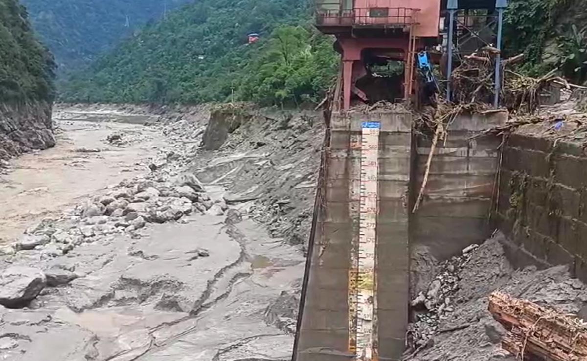 Watch - Fallen Trees, Debris, Gushing Sludge: Teesta Dam After Sikkim Floods