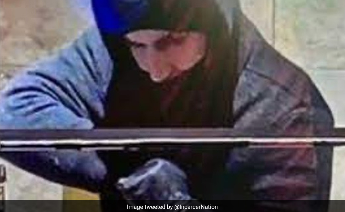 US Police Officer Gets 12 Years In Prison For 3 Casino Heists