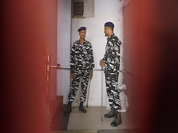 5 शहर, 100 ठिकाने और 500 पुलिसकर्मी : NewsClick छापेमारी के लिए दिल्ली पुलिस ने कैसे बनाया प्लान 5 शहर, 100 ठिकाने और 500 पुलिसकर्मी : NewsClick छापेमारी के लिए दिल्ली पुलिस ने कैसे बनाया प्लान