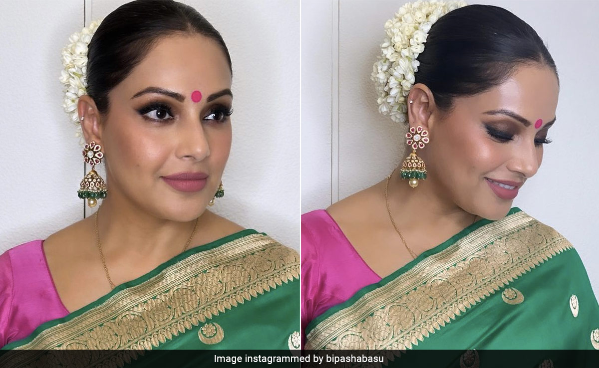 Fresh Greens With A Pop Of Pink Adds To Bipasha Basu's <i>Durga Ashtami</i> Festivities
