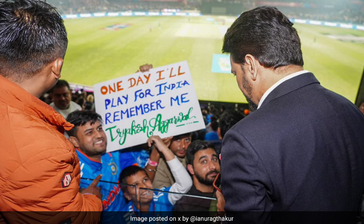 ''One Day I Will...'': Boy's Placard At India-New Zealand Match Impresses Sports Minister