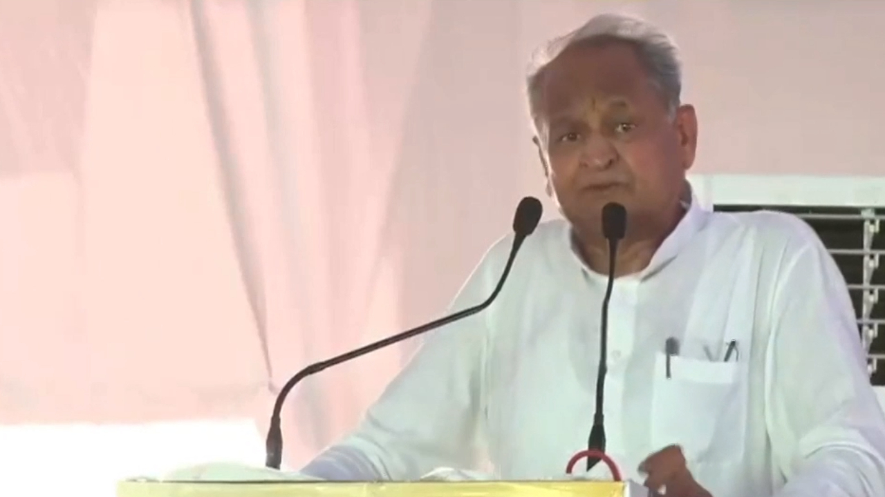 Rajasthan Election 2023: दौसा में बोले सीएम गहलोत, 'बीजेपी के पास सीएम का चेहरा तक नहीं'