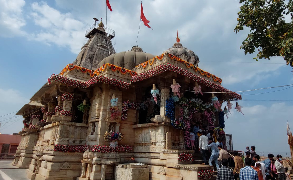 Shardiya Navratri 2023: नवरात्रि पर चित्तौड़गढ़ के इस मंदिर में उमड़ती है भारी भीड़, 8वीं शताब्दी में खिलजी ने कर दिया था नष्ट