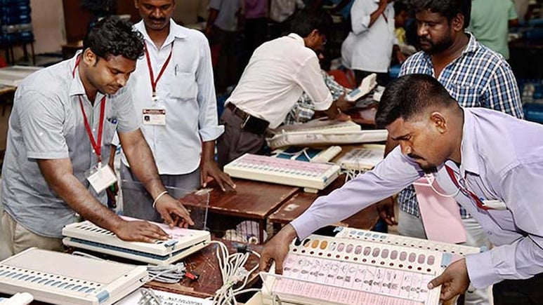 Election 2026 : 'निवडणुकीच्या कामकाजात हलगर्जीपणा केला, तर...', राज्य निवडणूक आयुक्तांचे महत्त्वाचे निर्देश