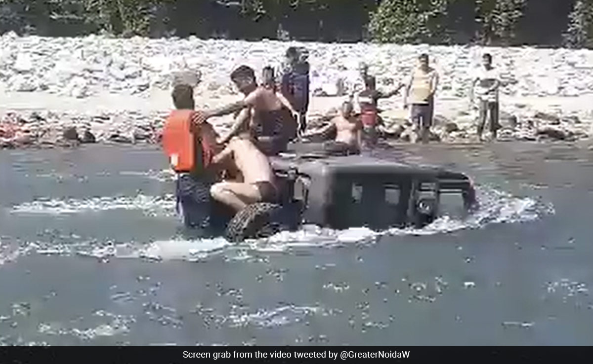 3 Men Enter Fast-Flowing Uttarakhand River In A Thar. Then This Happens