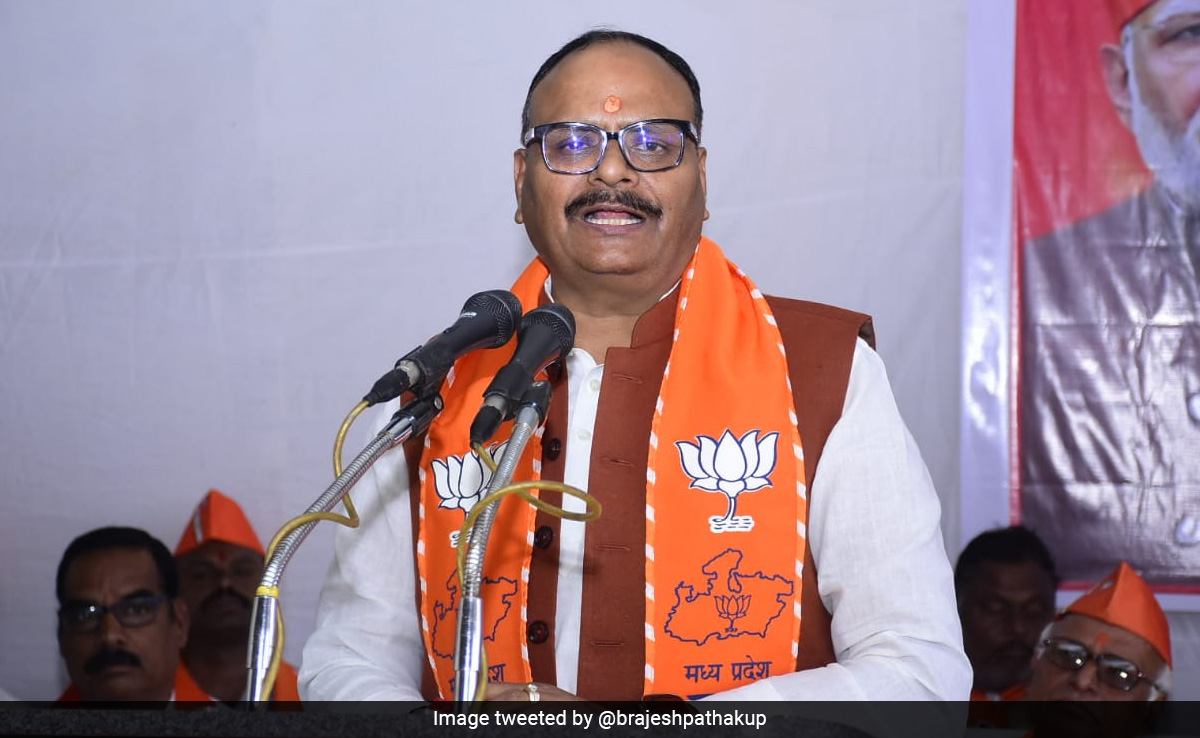 यूपी के मंत्री से ही जब डिप्टी सीएम ब्रजेश पाठक ने मांगी माफ़ी, तो लगे ठहाके&nbsp;