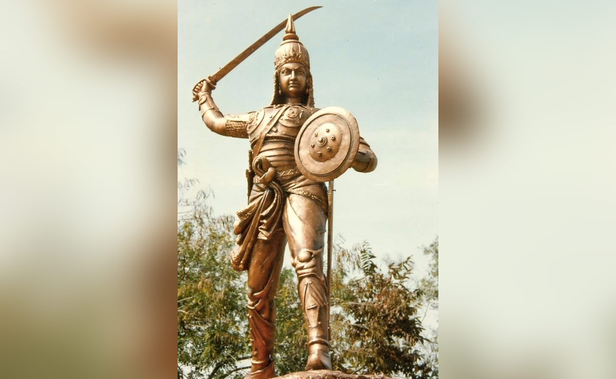 Rani Durgawati Jayanti: शत्रुओं से मरना नहीं था मंजूर, अपने सीने में खुद ही उतार ली थी रानी दुर्गावती ने तलवार