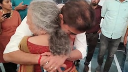 Video: Soumya Viswanathan's Mother Hugs Cop Who Probed Her Murder