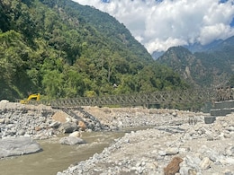 सिक्किम में सेना और बॉर्डर रोड्स ने तीस्ता नदी पर बनाए दो बेली ब्रिज सिक्किम में सेना और बॉर्डर रोड्स ने तीस्ता नदी पर बनाए दो बेली ब्रिज