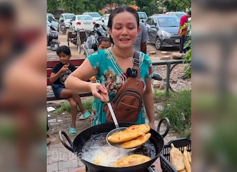 Viral Video: Sikkim Sisters Selling Tibetan Food In Chandigarh Has Internet's Attention Viral Video: Sikkim Sisters Selling Tibetan Food In Chandigarh Has Internet's Attention