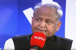 अशोक गहलोत ने बताया 500 युवाओं को विदेश पढ़ने के लिए क्यों भेजा? अशोक गहलोत ने बताया 500 युवाओं को विदेश पढ़ने के लिए क्यों भेजा?