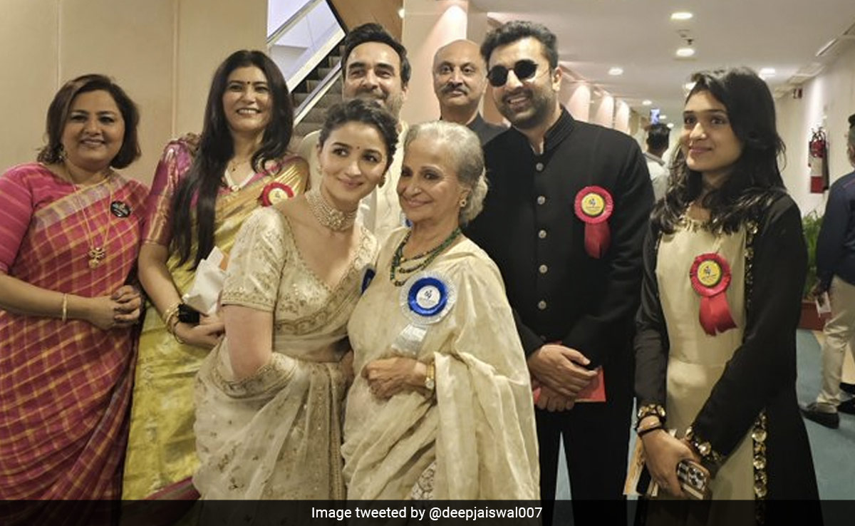 National Awards: Alia Bhatt And Ranbir Kapoor Pose With Waheeda Rehman In Inside Pic