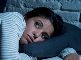 रात को नींद में महसूस होने लगे ये 4 लक्षण तो समझिए लिवर हो रहा है खराब