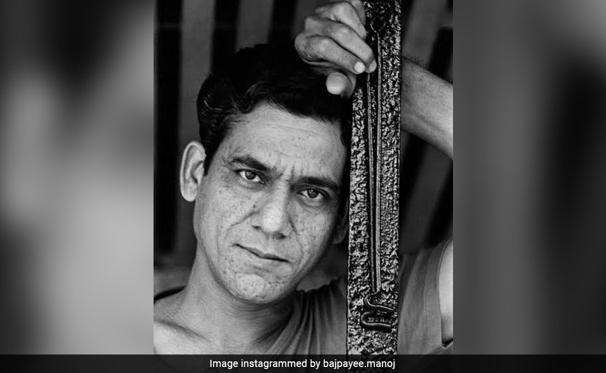 Manoj Bajpayee's Emotional Birthday Note For Om Puri: "I Deeply Miss His Presence"