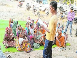 Chhindwara के दर्जनों गांव ऐसे..जहां लोगों को नहीं आती हिंदी, नेताओं को रखना पढ़ता है ट्रांसलेटर Chhindwara के दर्जनों गांव ऐसे..जहां लोगों को नहीं आती हिंदी, नेताओं को रखना पढ़ता है ट्रांसलेटर