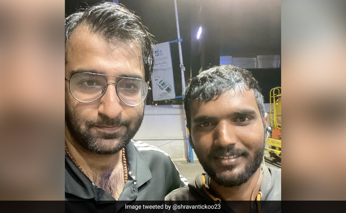 Swiggy Delivery Agent's Kind Gesture For Bengaluru Man Who Ran Out Of Fuel Wins Internet