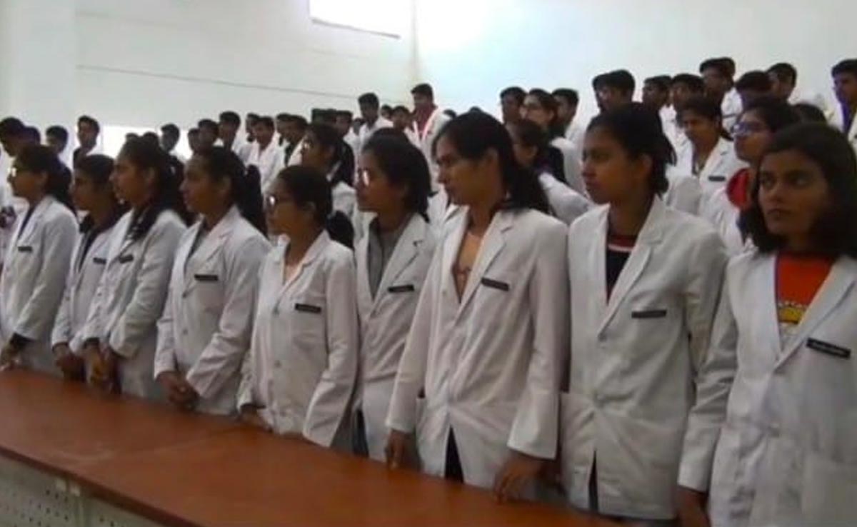 रैगिंग मामले में मेडिकल कॉलेज के 13 छात्र निलंबित, एंटी रैगिंग कमेटी ने की सिफारिश