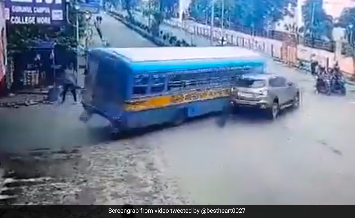 Video Shows Speeding Bus Crashing Into SUV After Jumping Red Light In Kolkata