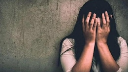 Nursing Girl Gangraped: तीन युवकों ने नर्सिंग छात्रा से किया गैंगरेप, फिर 1500 रुपए में कर दिया उसका सौदा, आरोपियों को भाई बुलाती थी पीड़िता