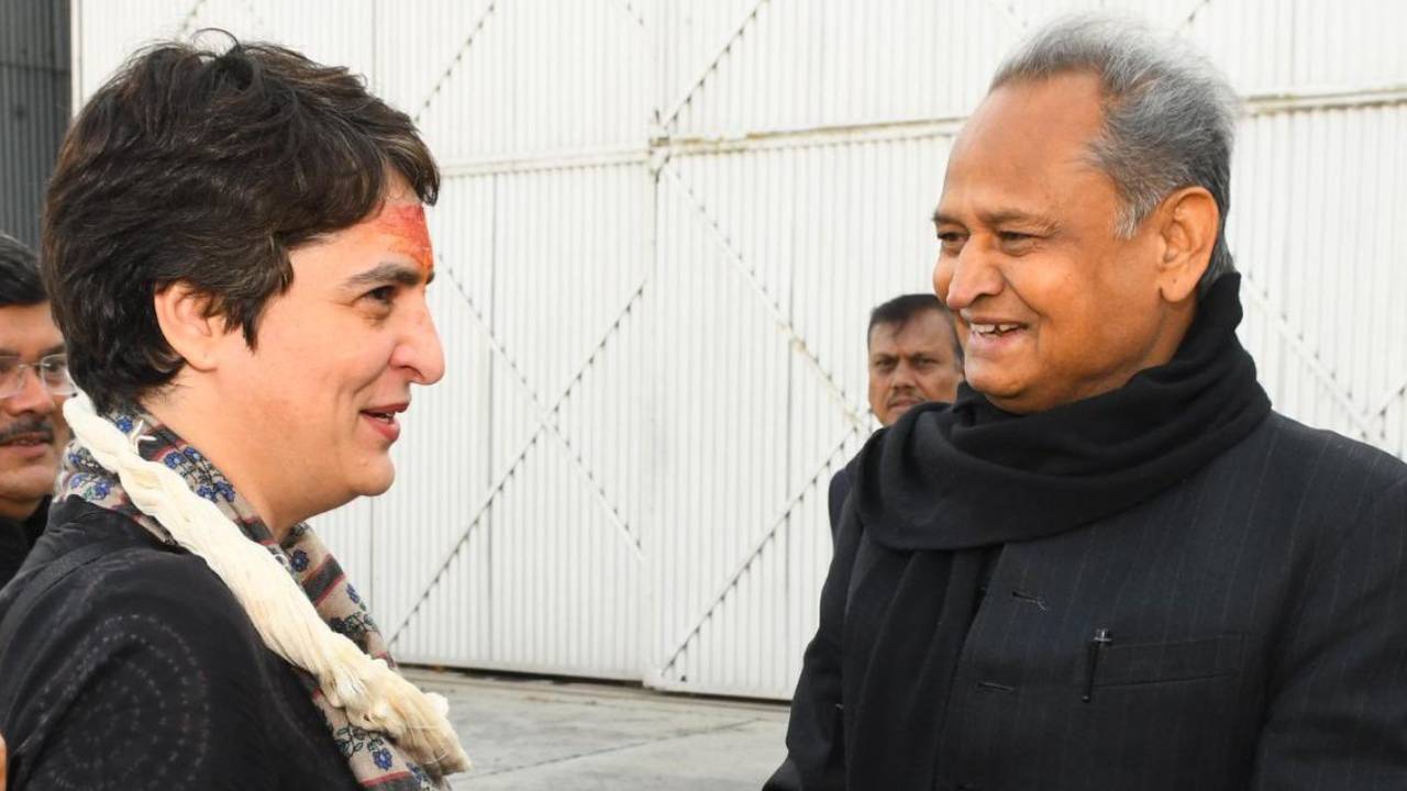 प्रियंका गांधी के झुंझुनू दौैरे से पहले सीएम गहलोत ने ट्वीट कर बढ़ाया सस्पेंस