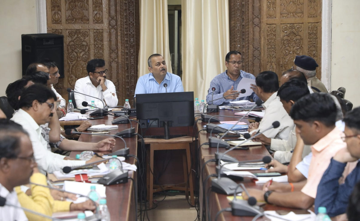 MP: शिवपुरी में पहली बार वोट करेंगे 45168 वोटर्स, जिले में कुल 12 लाख 87 हजार 908 मतदाता