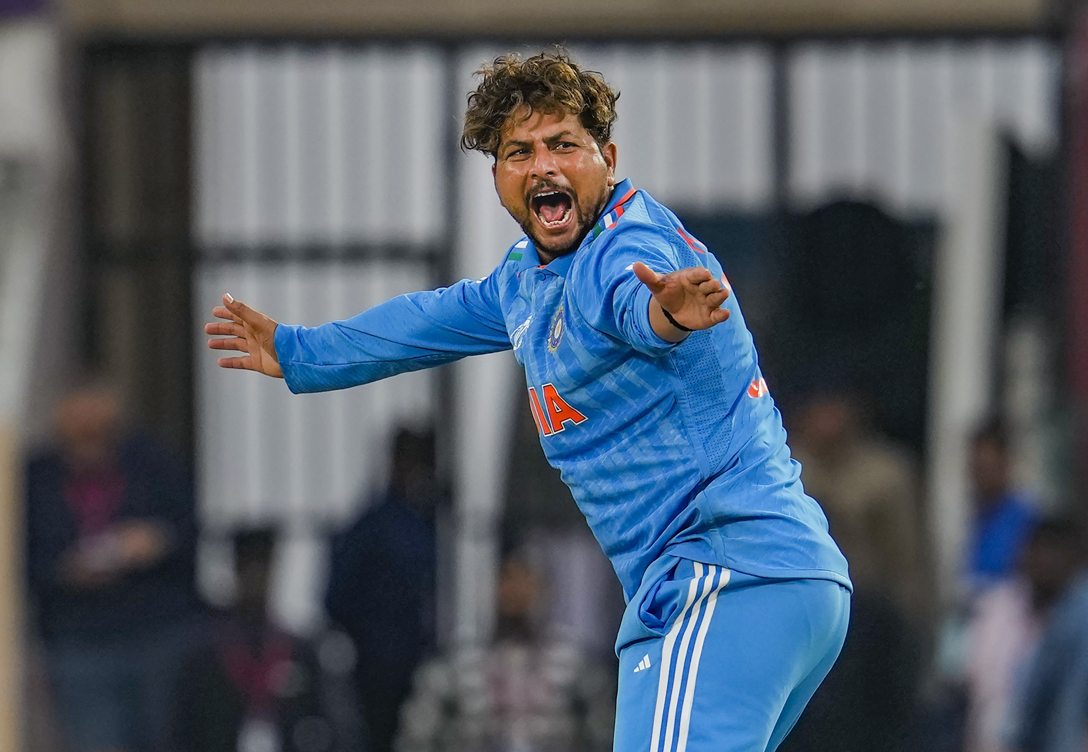 Video: W, 0, W, 1, W कुलदीप यादव ने अपने जन्मदिन के दिन मचाया 'कोहराम', पंजा जड़कर एक साथ तीन दिग्गजों को पछाड़ा