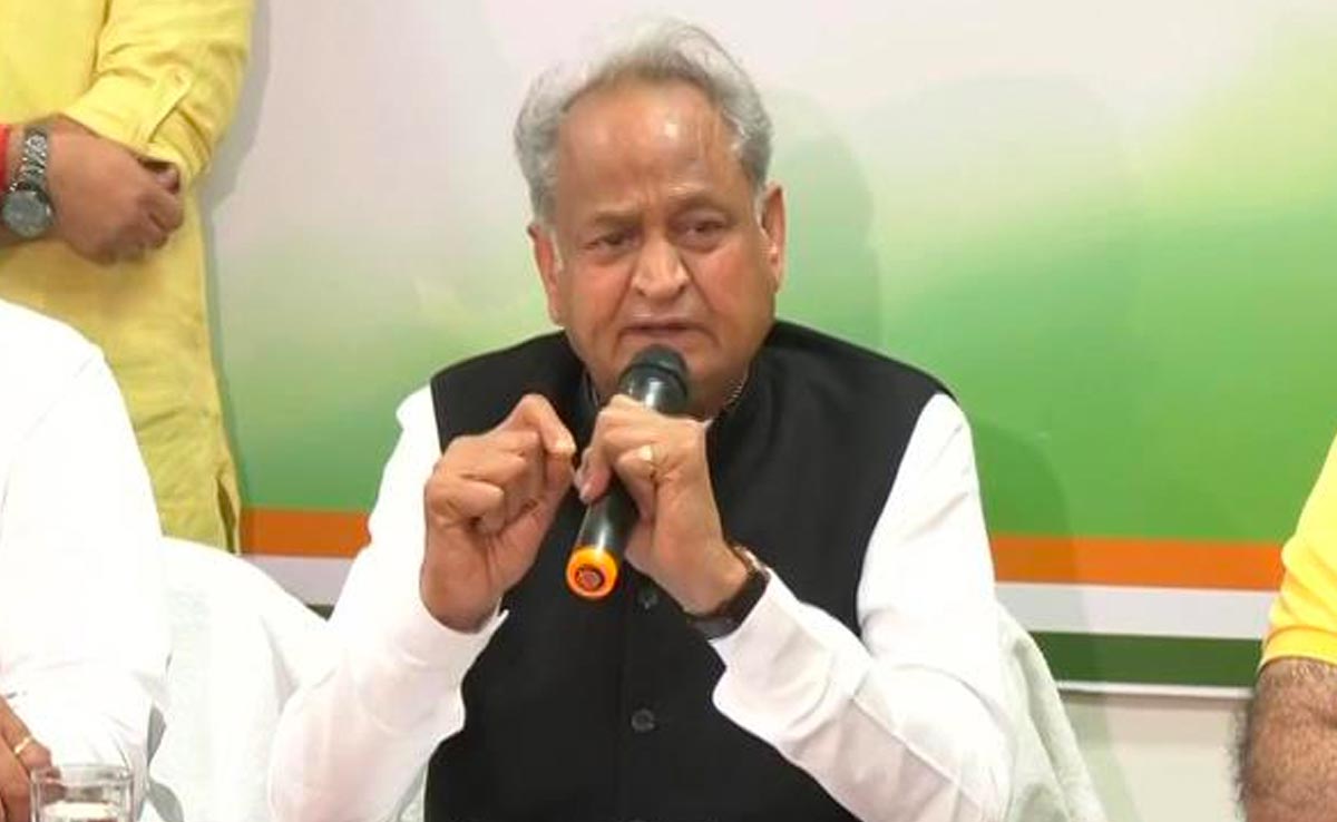 "<i>Aatank Macha Rakha Hai</i>...": Ashok Gehlot After Central Agency Summons Son