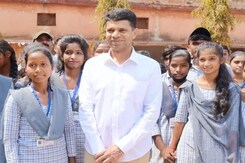Naveen Patnaik's Secretary Takes Voluntary Retirement, May Join Politics Naveen Patnaik's Secretary Takes Voluntary Retirement, May Join Politics