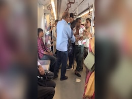 Viral Video: Slaps, Punches As Fight Breaks Out In Crowded Delhi Metro Viral Video: Slaps, Punches As Fight Breaks Out In Crowded Delhi Metro