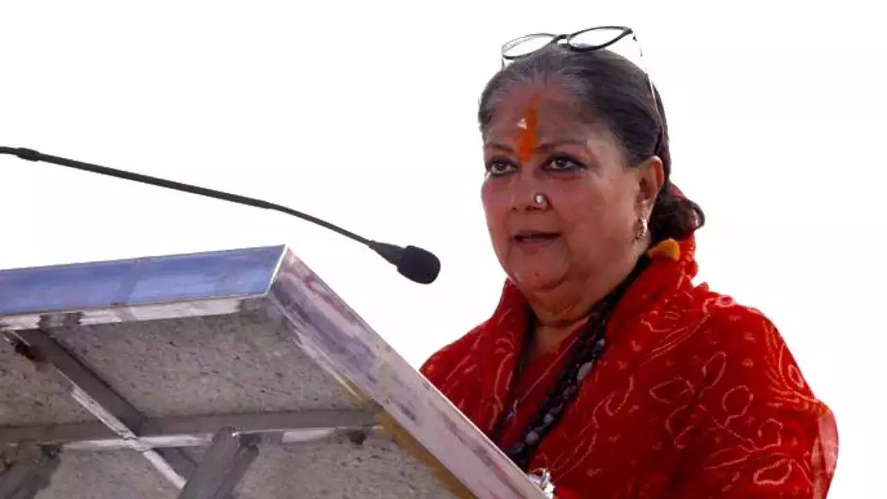 वसुंधरा के निशाने पर सीएम गहलोत 'वादा करना बहुत आसान होता है'