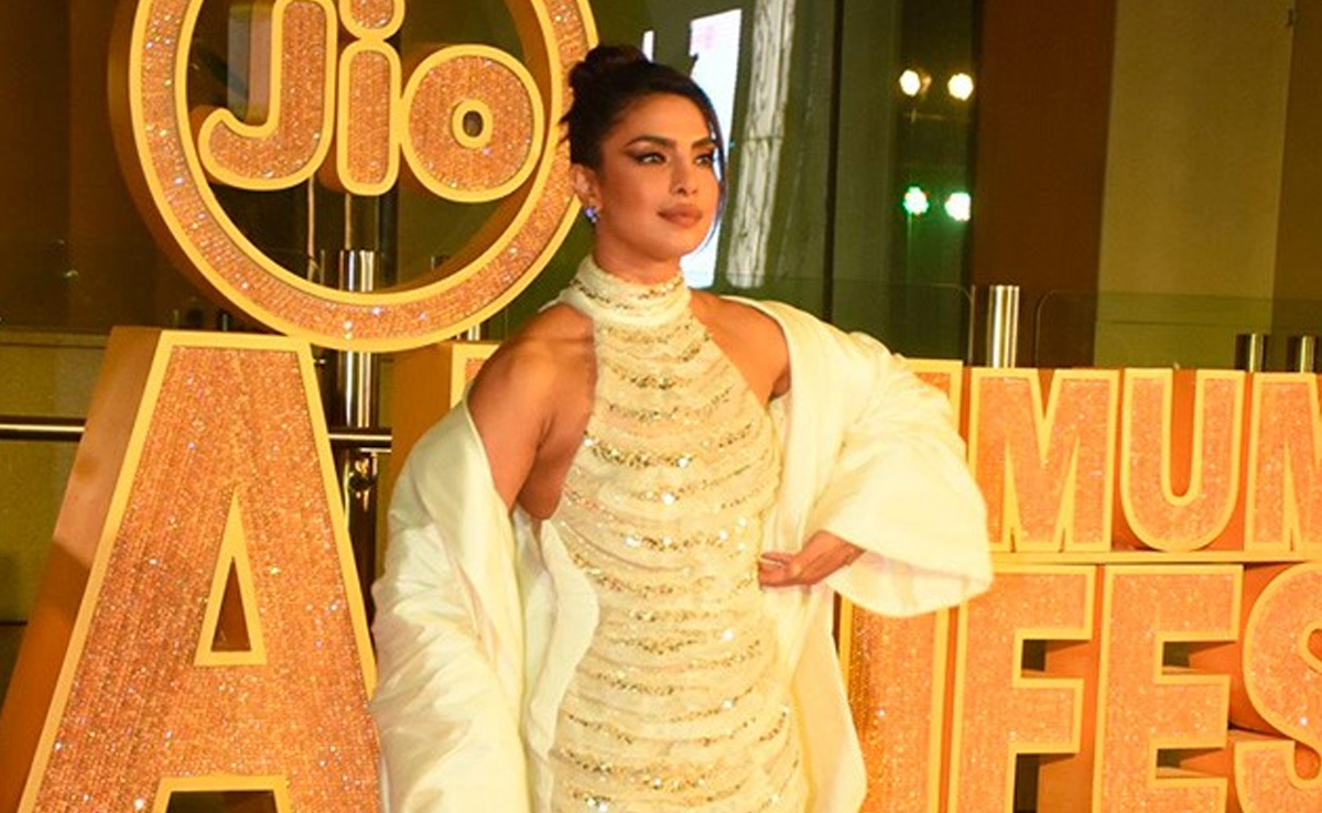 Priyanka Chopra's Look For The MAMI Event Prompts This Reaction From Husband Nick Jonas