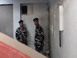 न्यूज़क्लिक से जुड़े पत्रकारों के 100 से ज्यादा ठिकानों पर दिल्ली पुलिस की रेड, UAPA के तहत केस दर्ज न्यूज़क्लिक से जुड़े पत्रकारों के 100 से ज्यादा ठिकानों पर दिल्ली पुलिस की रेड, UAPA के तहत केस दर्ज